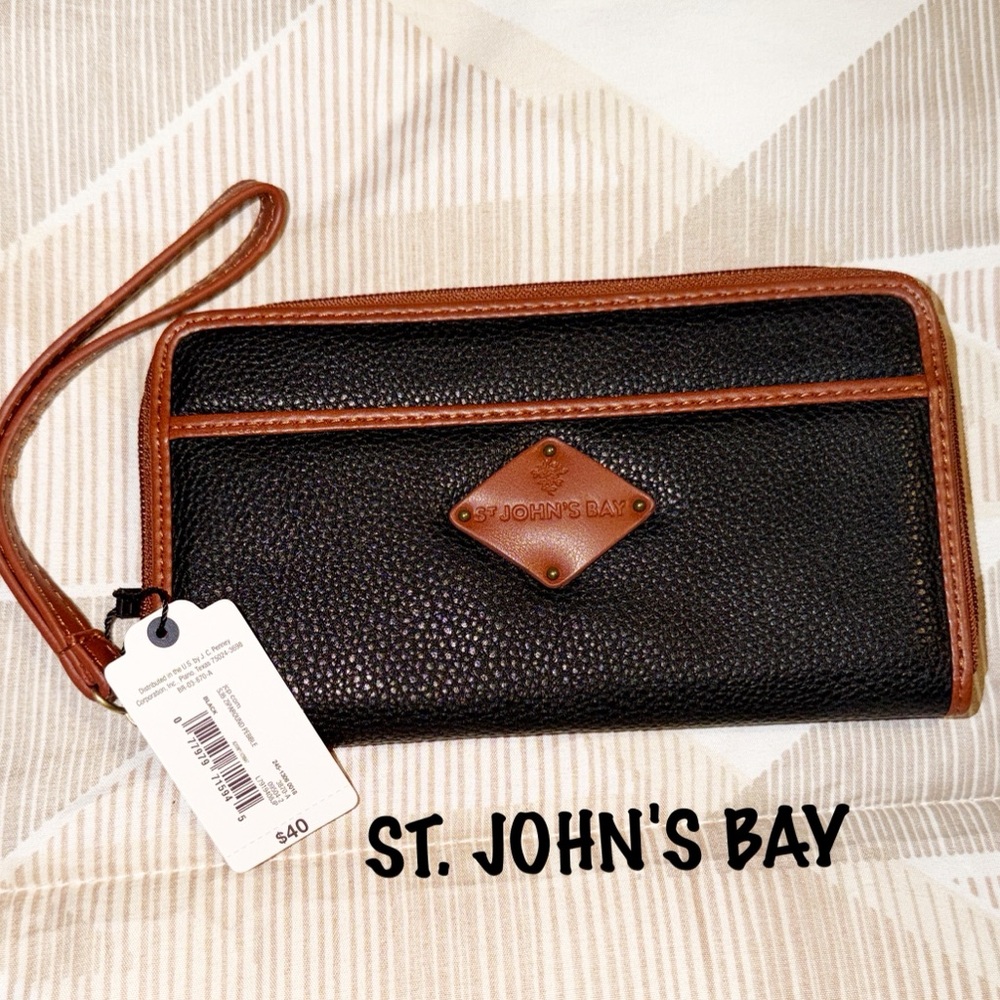 St. John's Bay Black and Tan Pebbled Wristlet/Wallet